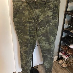 Camo pants. Cute and comfortable. Little stretch.